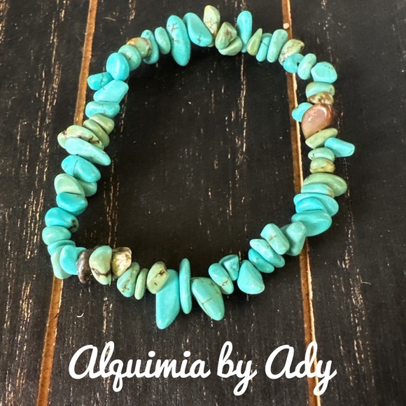 BEAUTIFUL TURQUOISE BEADS BRACELET LAYERED - Picture 3 of 3